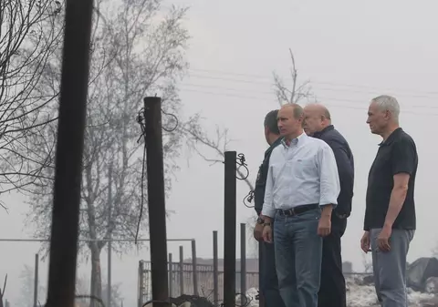Rusia: 28 de morţi şi 550.000 de hectare de pădure devastate din cauza incendiilor provocate de caniculă 