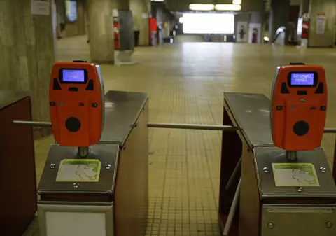 Guvernul va creşte tarifele la CFR şi Metrorex