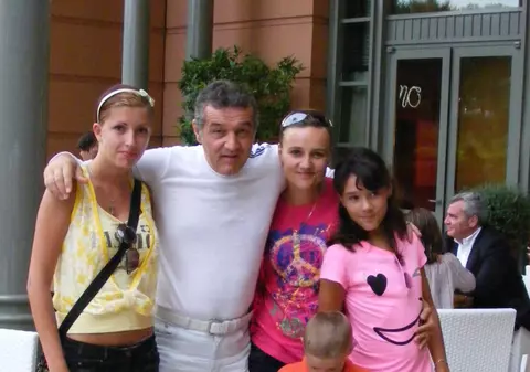 Becali se retrage din viaţa publică: “Am obosit! O să dispar uşor, uşor din faţa camerelor” 