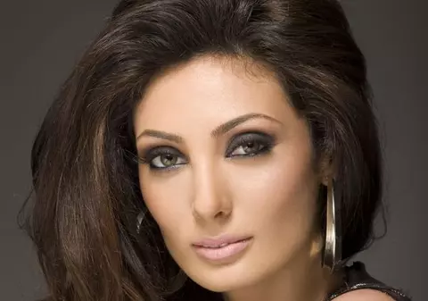 Claudia Pavel se ia de fraţii Moga: "Albumul pe care mi l-a făcut Marius a fost un kitsch, iar din cauza lui Iulian am făcut pneumonie!" 