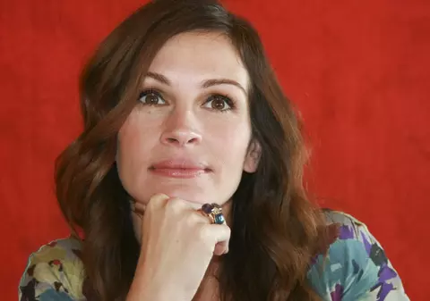 Julia Roberts a trecut la hinduism
