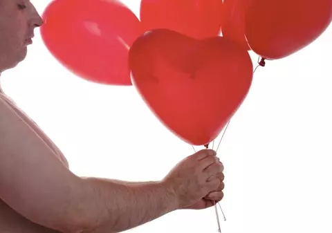 Cum poţi să agăţi o femeie frumoasă, chiar dacă eşti obez