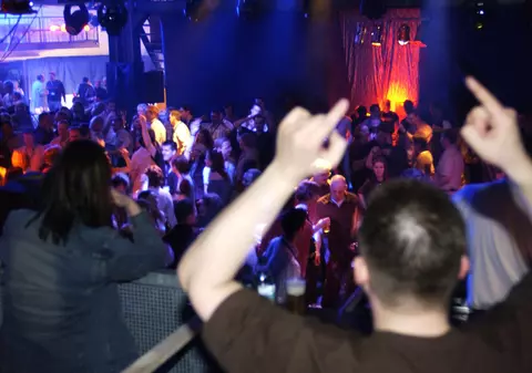 Un român ucis şi altul rănit, într-o discotecă din Spania