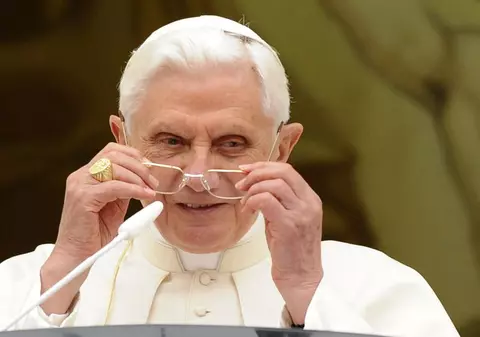 Fostul Papă Benedict al XVI-lea spune că ”se pregătește să meargă spre Casă”
