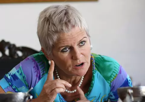 Monica Tatoiu se plânge că are un soţ radical: "Îl traumatizează pe fiul nostru"