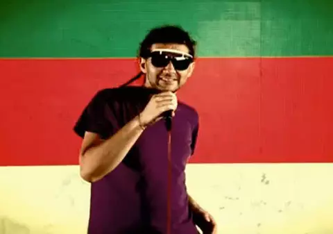 Videoclip din fotograme | El Negro - "Be What You Wanna Be"