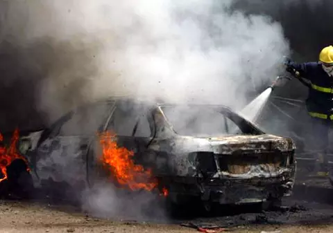 Trei tineri au decedat, după ce autoturismul în care se aflau a luat foc