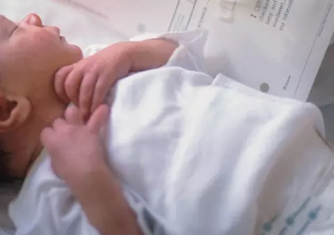 Încă un bebeluş mort în Germania, din cauza perfuziei contaminate