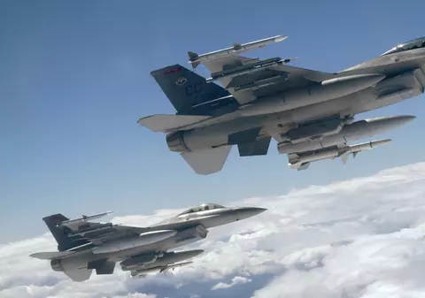 Două avioane F-16 s-au ciocnit deasupra Greciei 