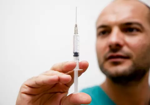 Un vaccin anti-gripal poate provoca adormirea subită? 