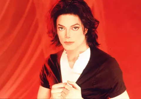 Michael Jackson va fi deshumat