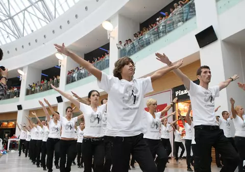 Au dansat pentru Michael Jackson
