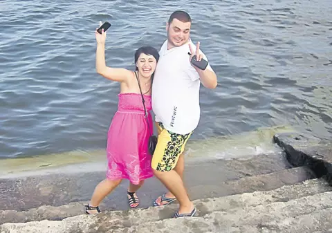 Uite ce bine se distrează concurenţii de la Noră pentru Mama 4