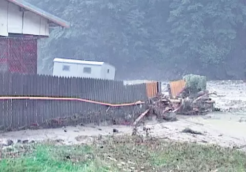 Furtunile au măturat Valea Prahovei