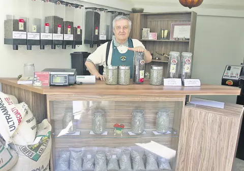 De la el îşi cumpără cafea Udrea şi Boc