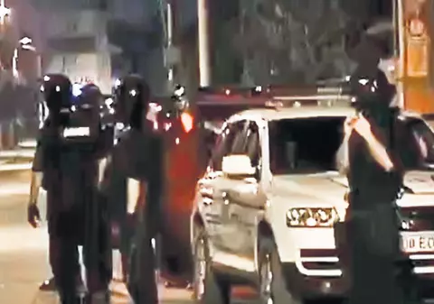 Scandal cu bâte şi săbii între rromii din Mogoşoaia