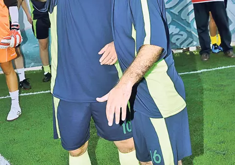 Oamenii s-au călcat pe picioare să-l vadă jucând fotbal pe Gică Hagi