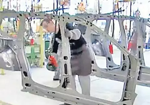 Video | Aşa se face Dacia Duster