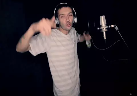 Video | Sişu, featuring foarte reuşit cu Pacha Man pentru "Rude Boy"