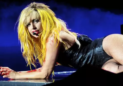 Lady Gaga a ajuns la spital de şase ori anul trecut, din cauza dietelor drastice
