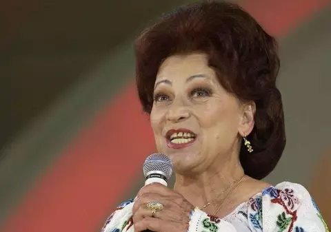 Maria Ciobanu îşi serbează ziua de naştere. La mulţi ani!