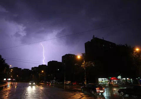 "Fenomene meteo tot mai violente şi frecvente", în următorii ani, în România