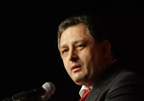 Marian Vanghelie a fost operat la mână, din cauza unei aluniţe 