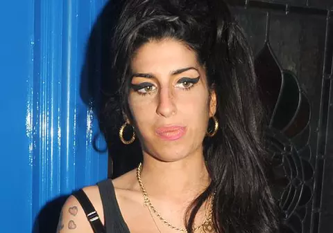 Amy Winehouse vrea copii şi un bărbat normal