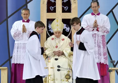 Papa s-a întâlnit cu victimele abuzurilor sexuale ale preoţilor 