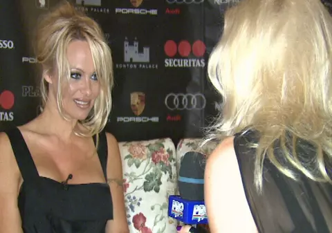 Loredana Groza i-a luat interviu Pamelei Anderson