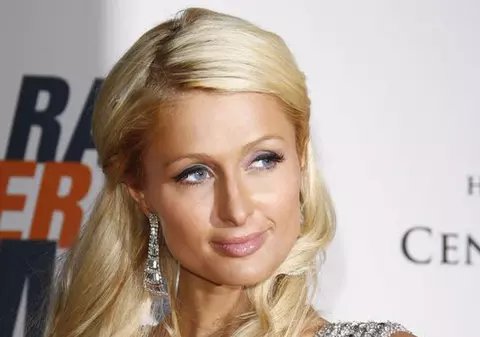 Paris Hilton, reţinută pe aeroportul din Tokio
