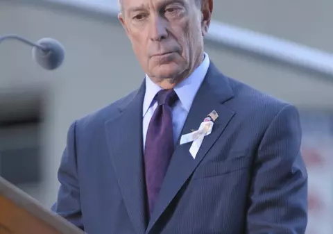 Michael Bloomberg e miliardar dar are numai două perechi de pantofi 