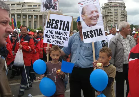 Sindicaliştii protestează azi, Antonescu îndeamnă toţi românii să facă la fel