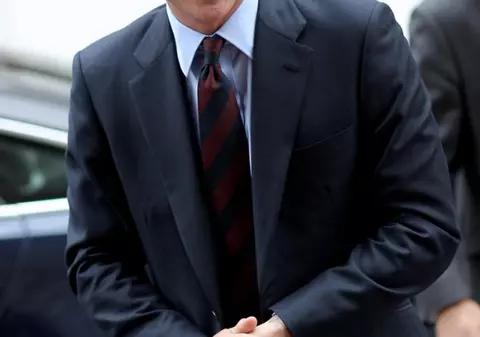 Prinţul Harry ia droguri care-i distrug creierul şi îl pot omorî