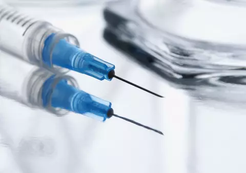 Un copil a murit după ce a fost injectat cu un vaccin antirabic contrafăcut 