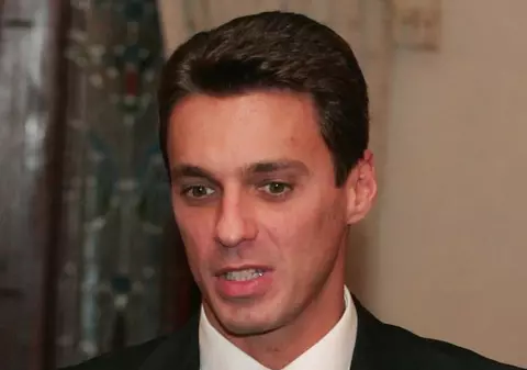 Mircea Badea va cânta pentru prima oară în public, la "Hard Rock Cafe"