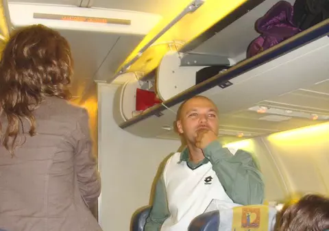 Foto & Video | Puya a avut concert într-un avion