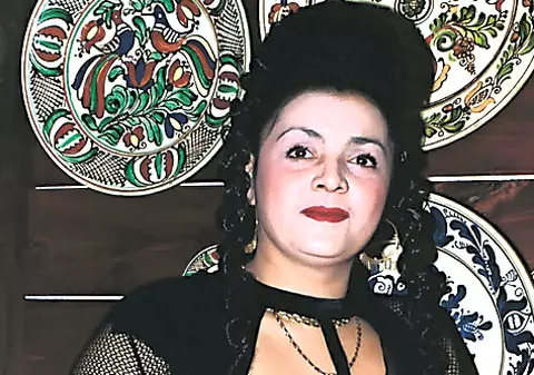 Cornelia Catanga îşi duce menajerele la detectorul de minciuni