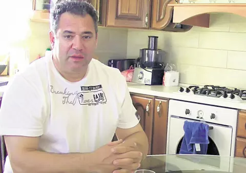 Adrian Iovan nu se mai descurcă cu banii, are gânduri de sinucidere