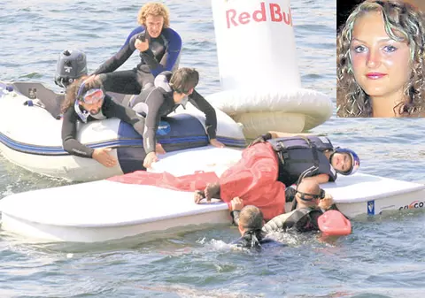 Tânăra care şi-a fracturat coloana sărind cu un pian în Dâmboviţa a început recuperarea
