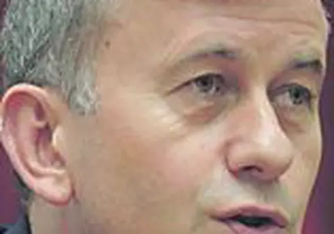 I-au spart casa fostului şef al Poliţiei Capitalei