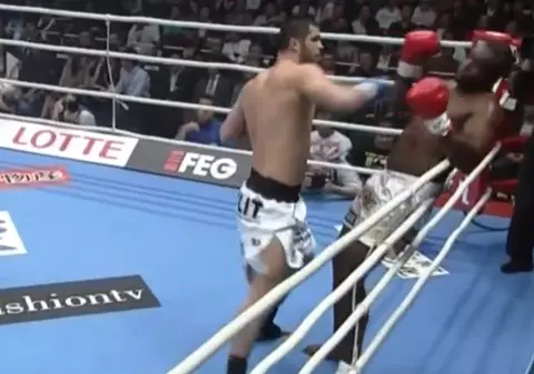 Uraganul Daniel Ghiţă, primul român într-o finală K1, după ce l-a "pulverizat" pe Erol Zimmerman