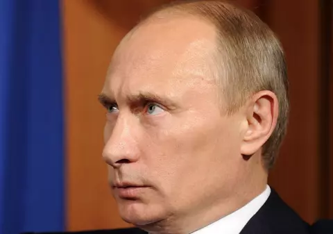 Vladimir Putin le cere membrilor guvernului său să se lase de fumat