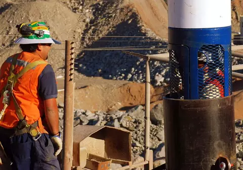 Chile: un prim puţ de salvare va ajunge la minerii blocaţi în subteran peste două zile