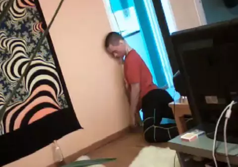Imagini şocante! Un tânăr s-a sinucis, în direct, pe internet!
