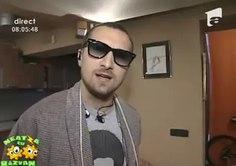 Video | Iată celebra garsonieră a lui Dani Oţil!