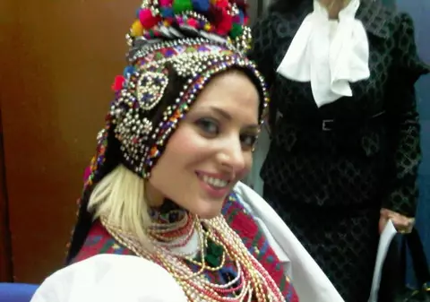 Delia Matache... mireasă de Oaş 