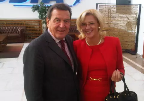 Corina Creţu, gazda lui Gerhard Schroeder la Bucureşti