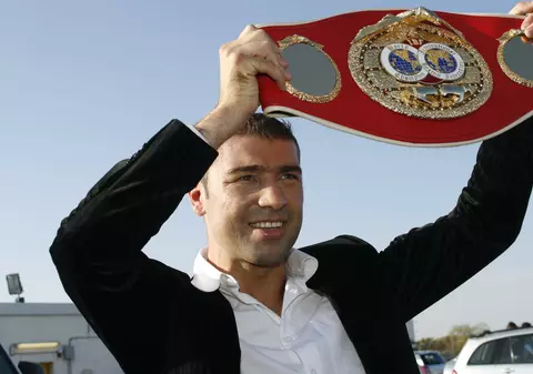 Mircea Badea: "Dacă aş fi Lucian Bute, aş uita să vorbesc româneşte"