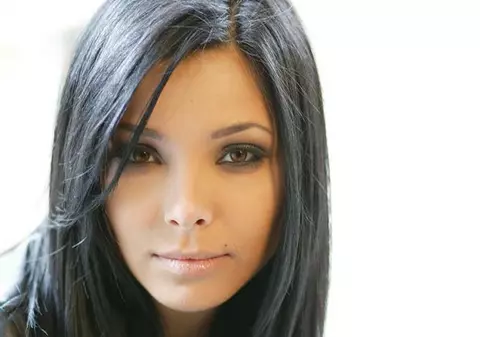 Corina Caragea: "Deocamdată nu mă gândesc să-mi fac operaţii estetice"